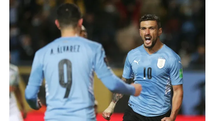 Giorgian De Arrascaeta celebrando su doblete para Uruguay.
