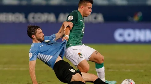 Acción de juego entre Uruguay y Bolivia.