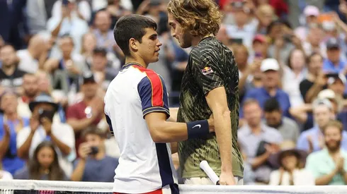 Alcaraz en despedida con Tsitsipás.