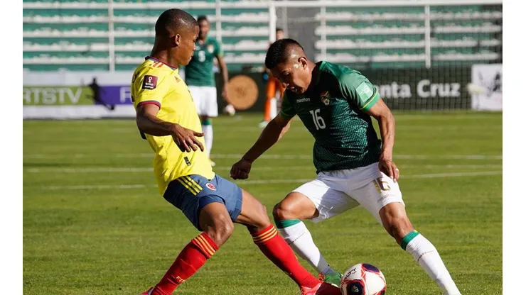 Acción de juego entre Colombia y Bolivia, en La Paz.