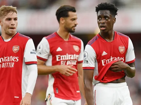 El jugador de Arsenal que dio positivo luego de negarse a la vacuna