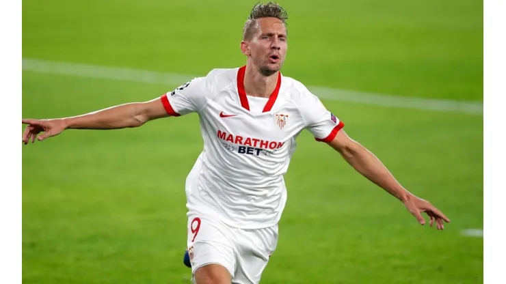Luuk de Jong en un encuentro con Sevilla.