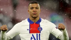 Kylian Mbappé continuará por esta temporada en PSG.