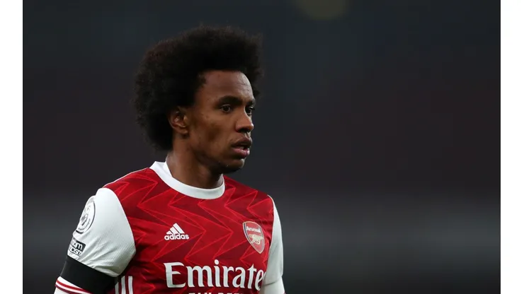 Willian deja Arsenal para volver a Corinthians.