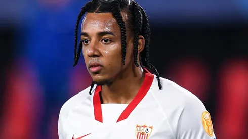 Jules Koundé en un encuentro con Sevilla.