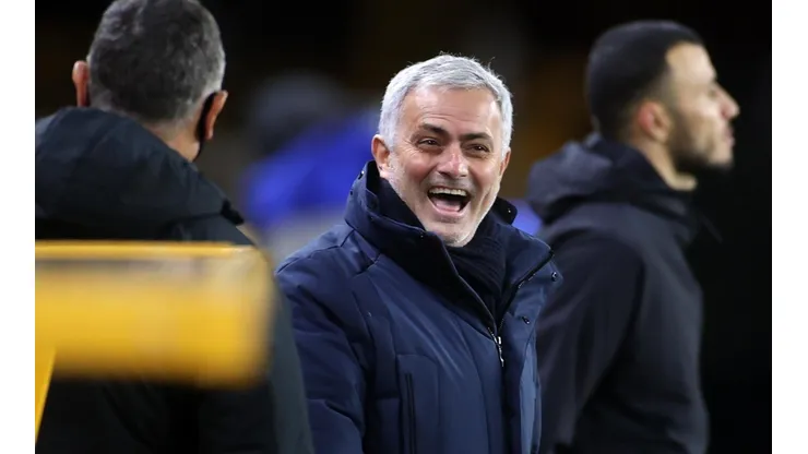 Con Mourinho, Roma ganó sus primeras dos presentaciones en la Serie A.