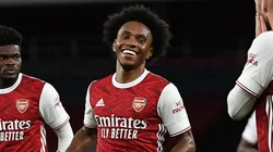 Willian en festejo de gol con Arsenal.
