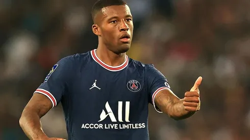 Wijnaldum en acción con PSG.