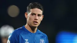 James Rodríguez en un encuentro con Everton.
