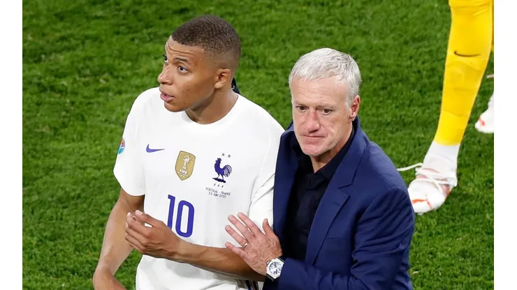 Didier Deschamps y Kylian Mbappé