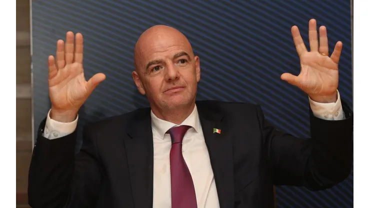 Gianni Infantino trabaja para asegurar la presencia de los futbolistas sudamericano y africanos en las Eliminatorias.