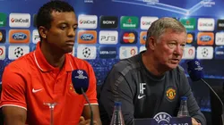 Nani y Ferguson en rueda de prensa con Manchester United.