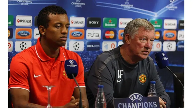 Nani y Ferguson en rueda de prensa con Manchester United.