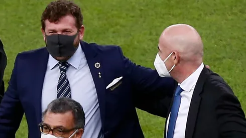 Alejandro Domínguez, presidente de Conmebol, y Gianni Infantino, presidente de FIFA.