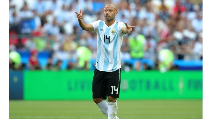 Javier Mascherano en un encuentro con Argentina.