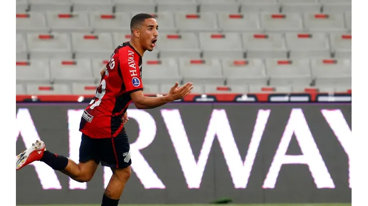 Christian, el autor de los primeros dos goles de Paranaense.