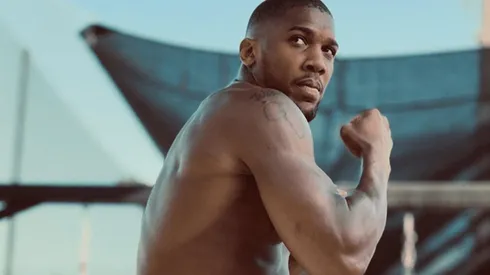 Un excampeón mundial de peso pesado pronosticó que Anthony Joshua noqueará a Usyk con el jab