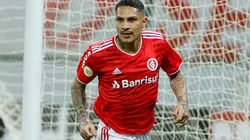 Paolo Guerrero en festejo de gol con Internacional.