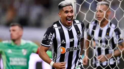 Festejo de gol de Zaracho.