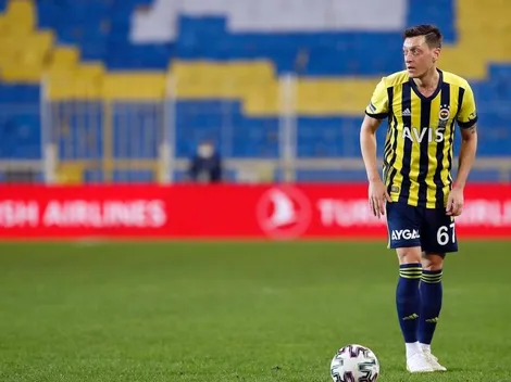 ¡9 segundos! El golazo de Mesut Ozil sacando del medio en Fenerbahce