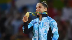Paula Pareto y su medalla dorada de Río 2016.