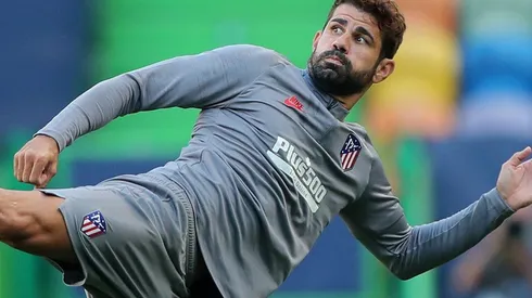 Diego Costa en calentamiento con Atlético de Madrid.