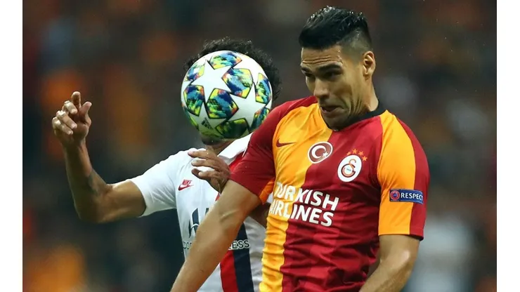 Falcao García en acción de juego con Galatasaray.