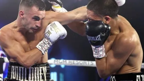 Joshua Franco vs. Andrew Moloney. (Foto: Twitter @WBABoxing).