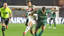 Acción de juego entre Sao Paulo y Palmeiras.