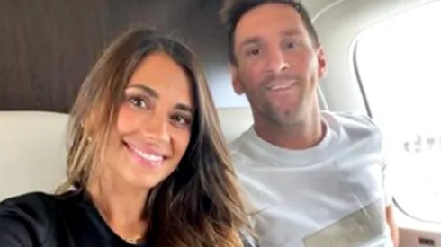 Lionel Messi y Antonela Roccuzzo ya emprenden vuelo rumbo a París.