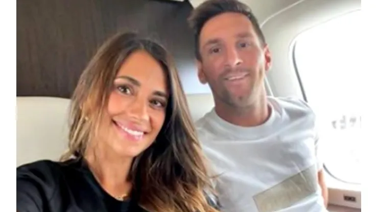 Lionel Messi y Antonela Roccuzzo ya emprenden vuelo rumbo a París.