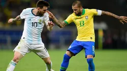 Lionel Messi y Dani Alves en la Copa América 2019.