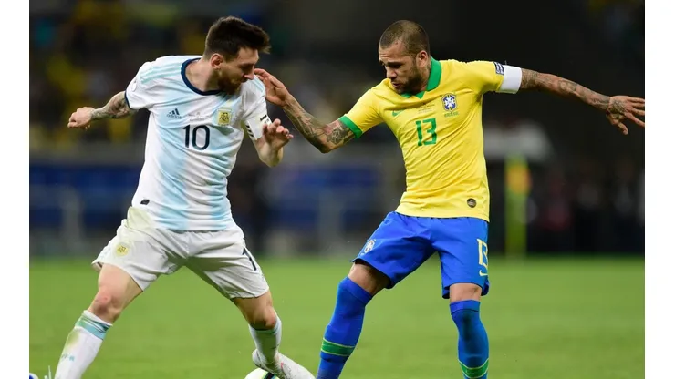 Lionel Messi y Dani Alves en la Copa América 2019.