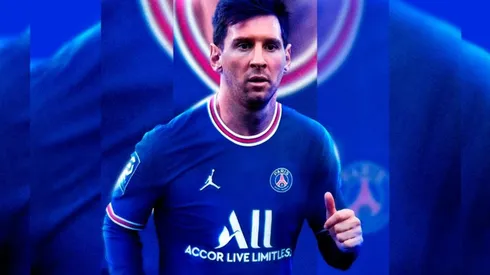 Lionel Messi oficialmente posando con la camiseta de PSG.