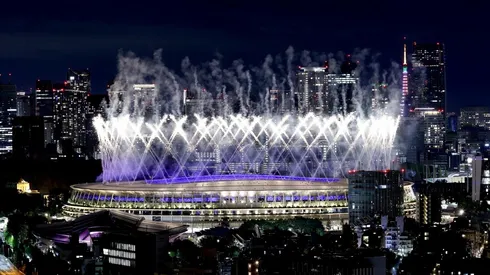 Los fuegos artificiales sobre el Estadio Olímpico.