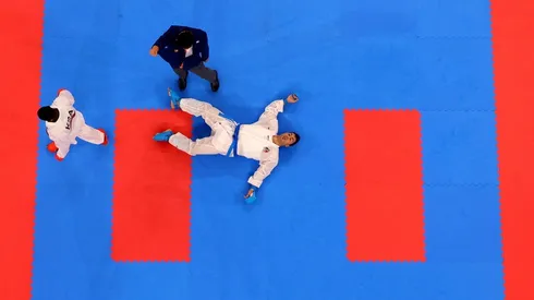 Tareg Hamedi noqueó a su rival en la final de karate y lo descalificaron.