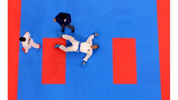 Tareg Hamedi noqueó a su rival en la final de karate y lo descalificaron.