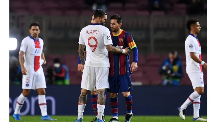 Lionel Messi junto a algunos jugadores del PSG.