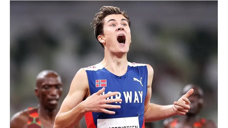 El noruego Jakob Ingebrigsten gana los 1500 metros masculino.