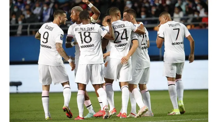 Festejo de gol de PSG.