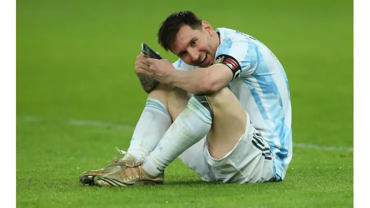 Lionel Messi celebra con su familia la obtención de la Copa América.