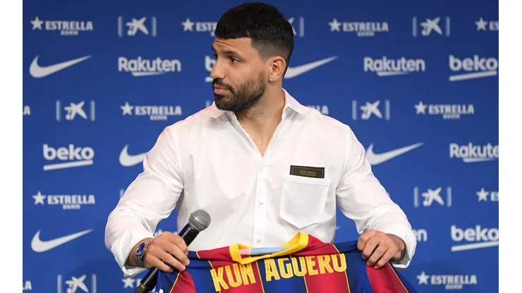 Kun Agüero en su presentación con Barcelona.
