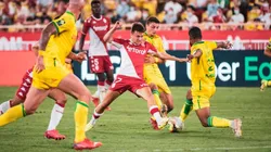 Acción de juego entre Mónaco y Nantes.