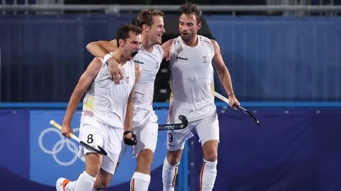 Florent Van Aubel festeja el gol que abrió el marcador para Bélgica.