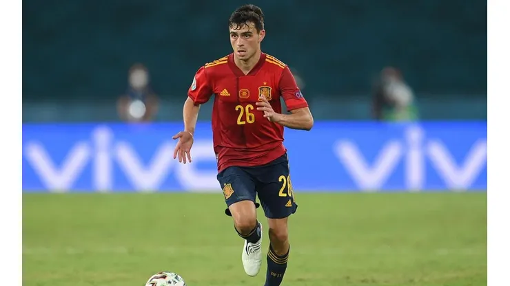 Pedri en acción de juego con España.