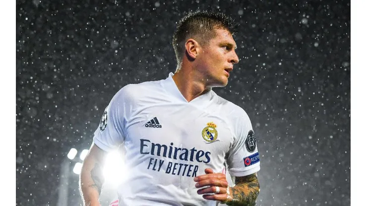 Toni Kroos en acción de juego con el Real Madrid.