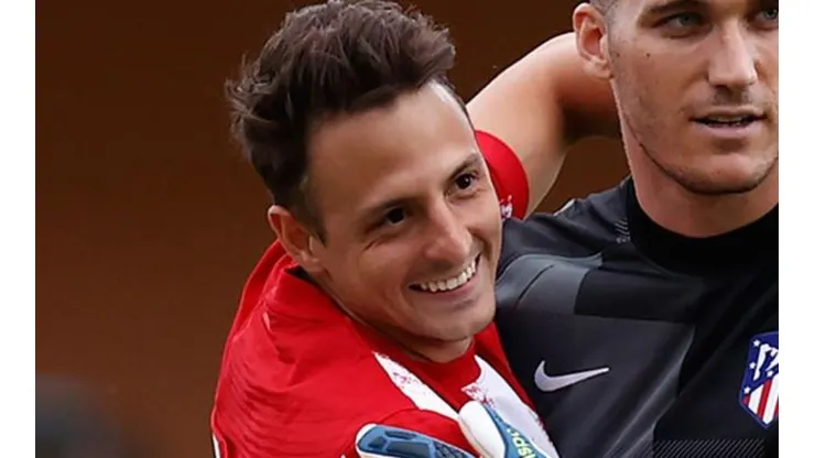 Santiago Arias en pretemporada con Atlético.