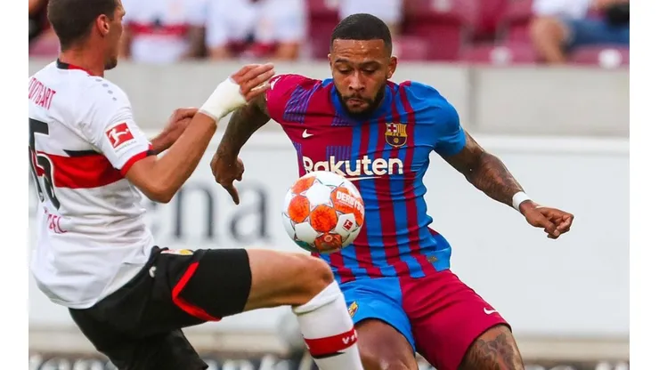 Momento del gol de Memphis.
