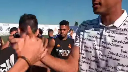 El momento incómodo para Mariano en la despedida de Varane.