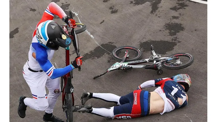 Accidente en semis del BMX Olímpico.
